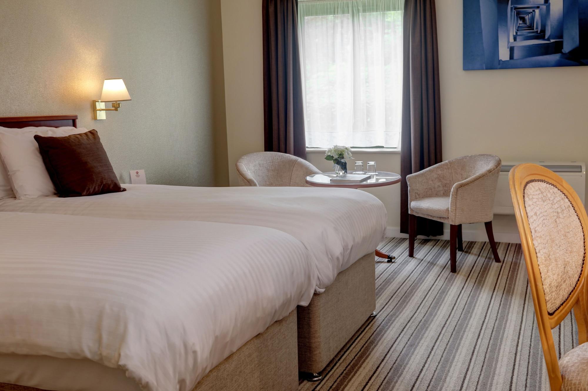 Best Western Plus Bentley Hotel, Leisure Club & Spa Thorpe on the Hill  Exterior foto