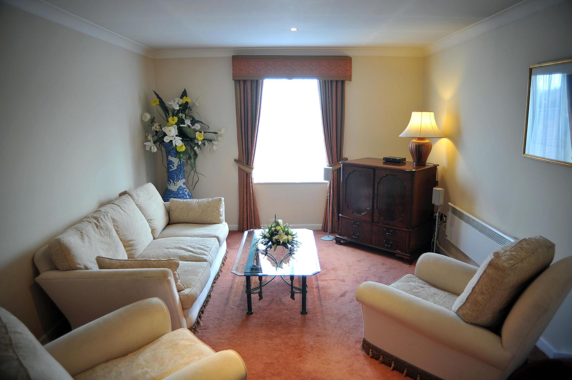 Best Western Plus Bentley Hotel, Leisure Club & Spa Thorpe on the Hill  Exterior foto