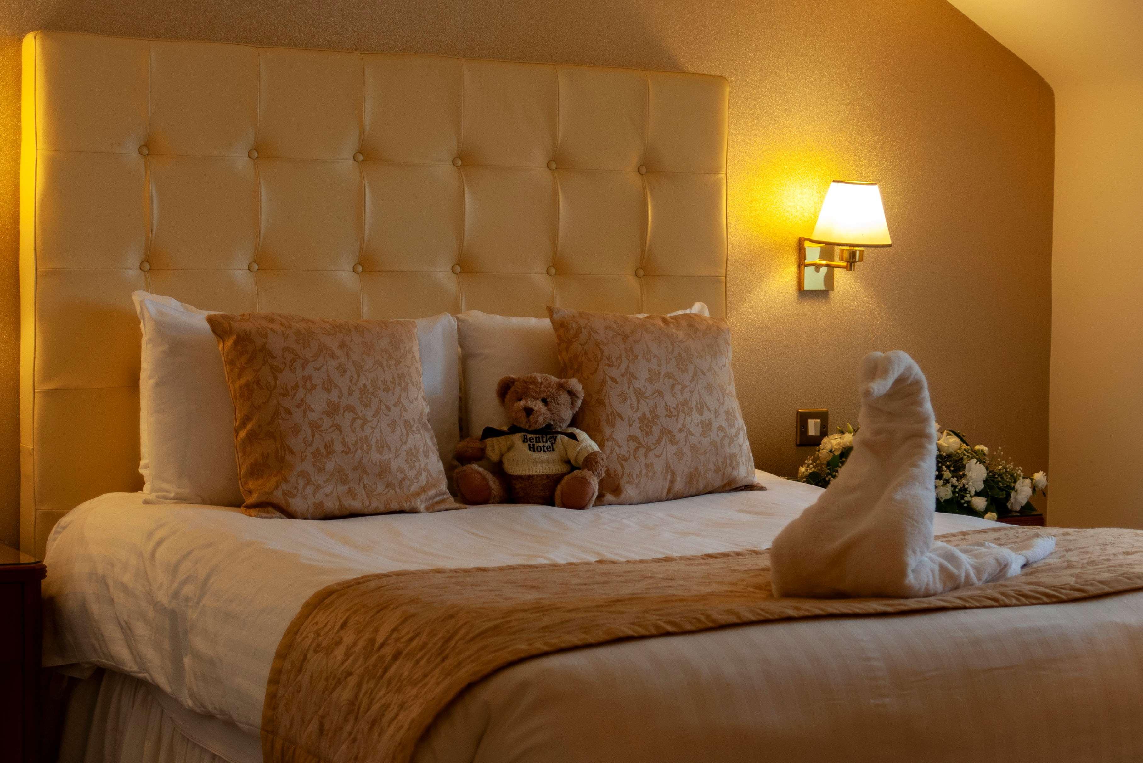 Best Western Plus Bentley Hotel, Leisure Club & Spa Thorpe on the Hill  Exterior foto