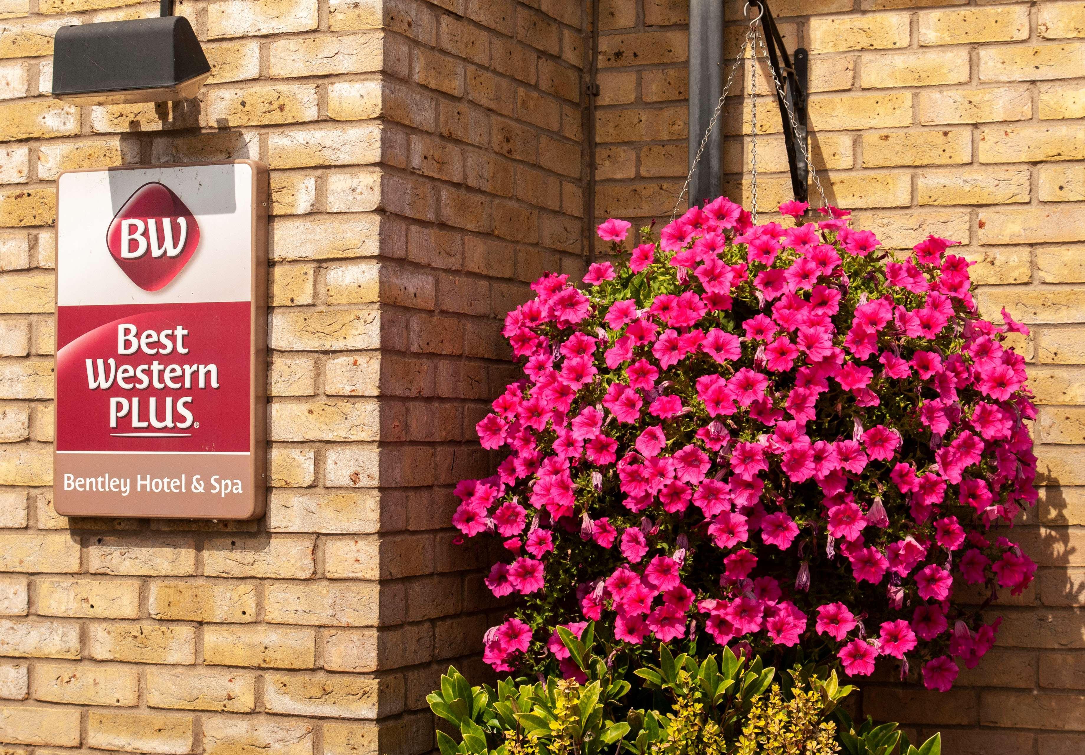 Best Western Plus Bentley Hotel, Leisure Club & Spa Thorpe on the Hill  Exterior foto