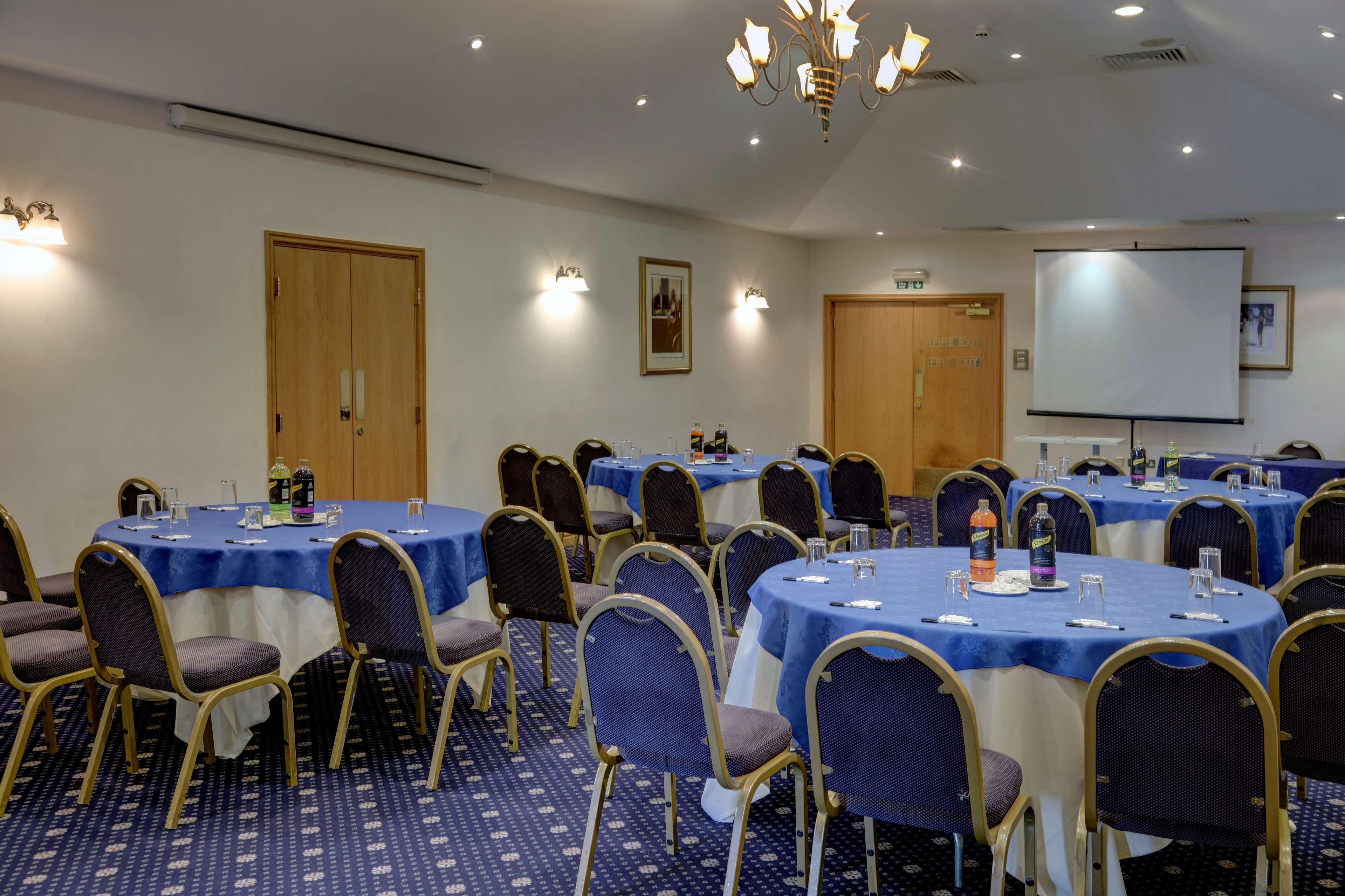 Best Western Plus Bentley Hotel, Leisure Club & Spa Thorpe on the Hill  Exterior foto