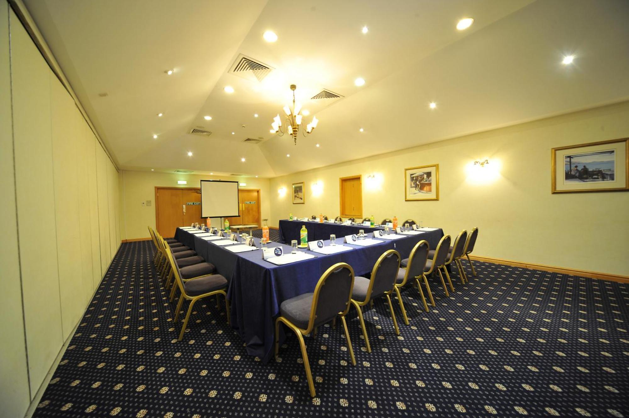 Best Western Plus Bentley Hotel, Leisure Club & Spa Thorpe on the Hill  Exterior foto