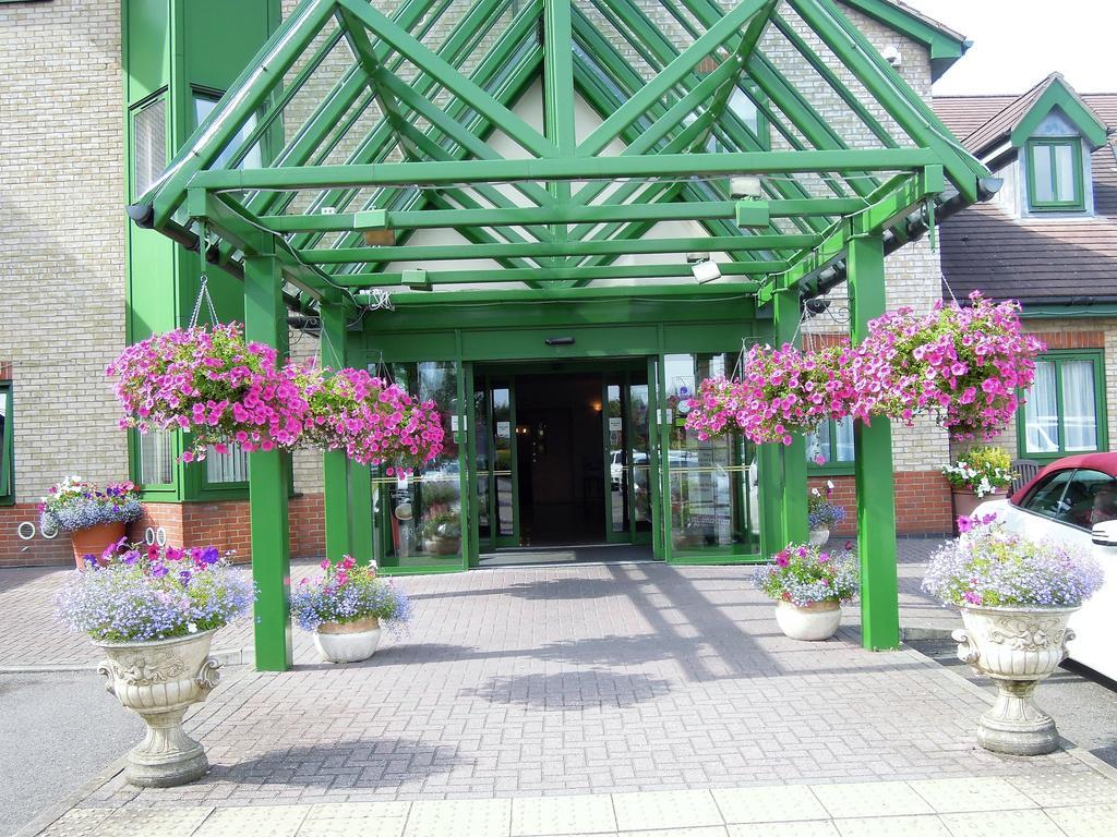 Best Western Plus Bentley Hotel, Leisure Club & Spa Thorpe on the Hill  Exterior foto