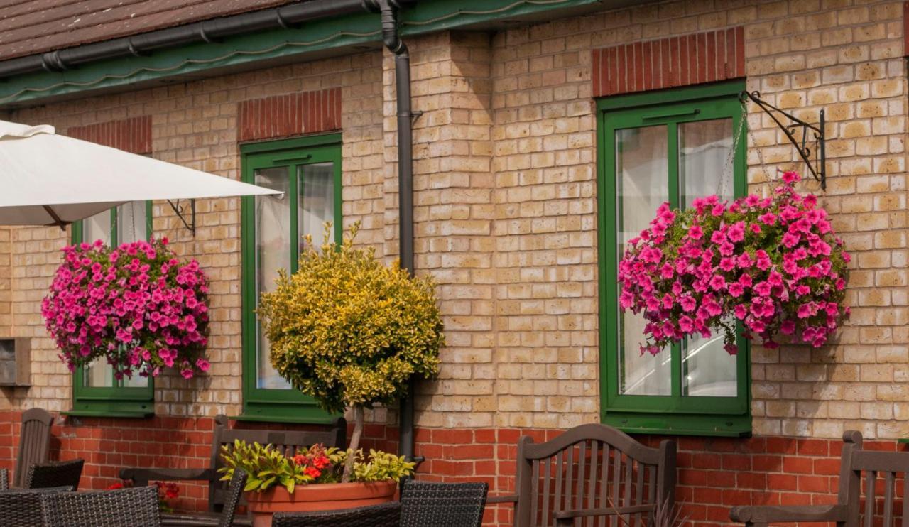 Best Western Plus Bentley Hotel, Leisure Club & Spa Thorpe on the Hill  Exterior foto