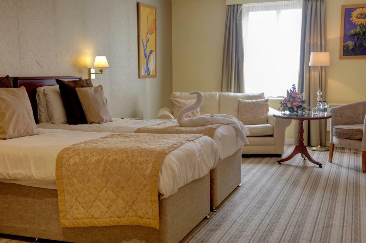 Best Western Plus Bentley Hotel, Leisure Club & Spa Thorpe on the Hill  Exterior foto
