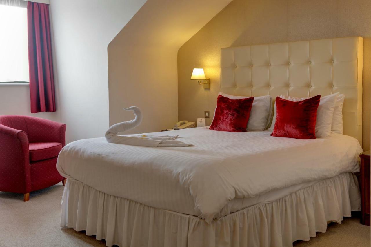 Best Western Plus Bentley Hotel, Leisure Club & Spa Thorpe on the Hill  Exterior foto